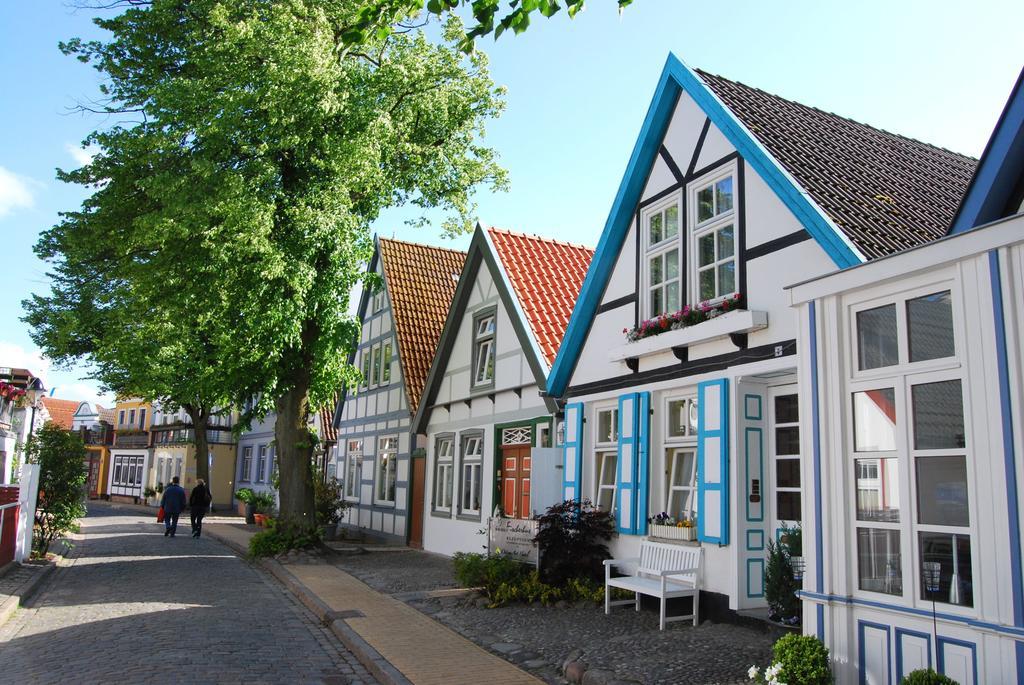 Ferienwohnung In Der Altstadt Warnemuende Rostock Exterior foto